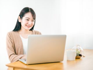 テレワーク管理ツールは必要？メリットや無料・有料ツールの違い、費用対効果の考え方を解説