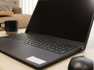 IT資産管理ツールの必要性やメリット。無料・有料ツールの違いや、費用対効果の考え方も解説
