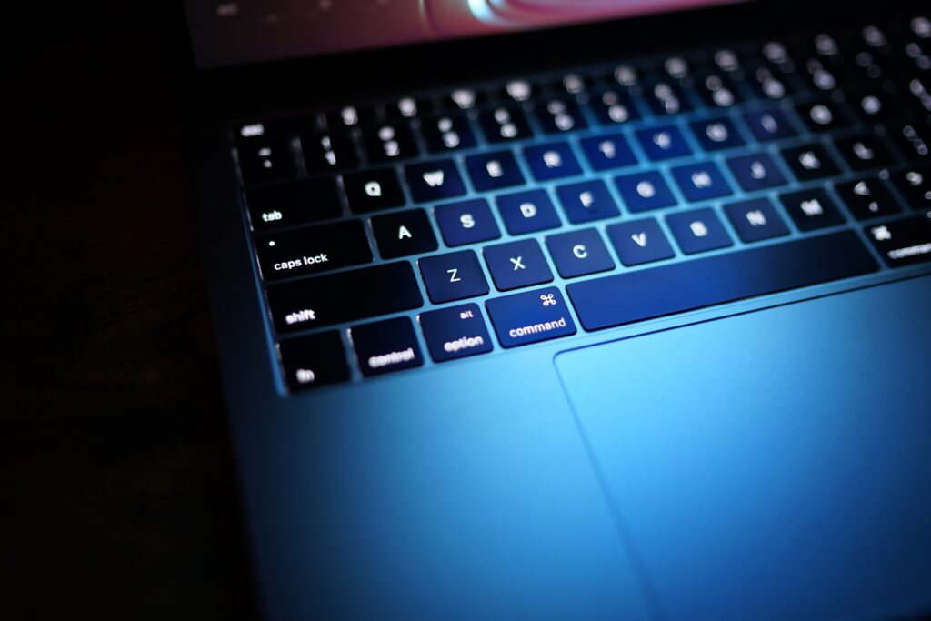 クラウド型のログ管理システムとは？選び方やおすすめのシステムを紹介